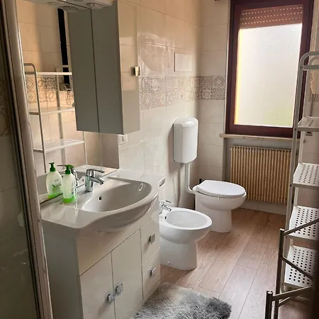 Udine Charme 5-6 Posti Letto דירה *