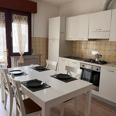 Apartment Casa Udine Charme 5 Posti Letto *