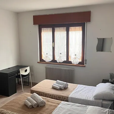 Udine Charme 5-6 Posti Letto דירה