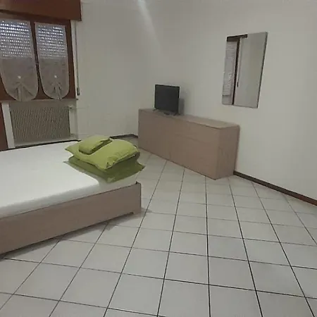 Udine Charme 5-6 Posti Letto דירה *